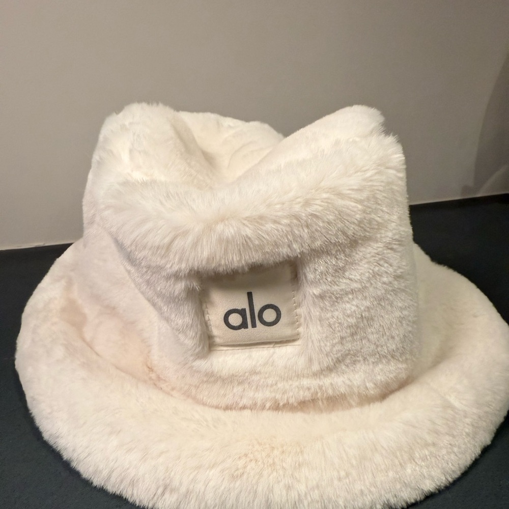 Ivory Faux Fur Bucket Hat Alo Yoga